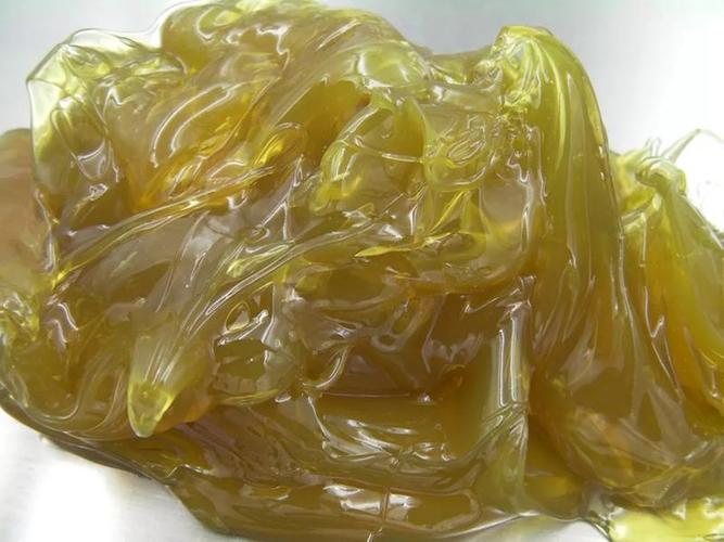 这个东西,很多人叫它"黄油",这可不是吃的那个黄油哦,而是一种润滑脂